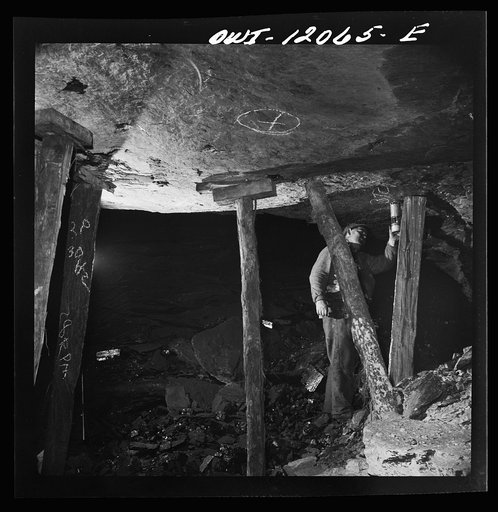 Pittsburgh, Pennsylvania (vicinity). Montour no. 4 mine of the Pittsburgh Coal Company. Testing for gas