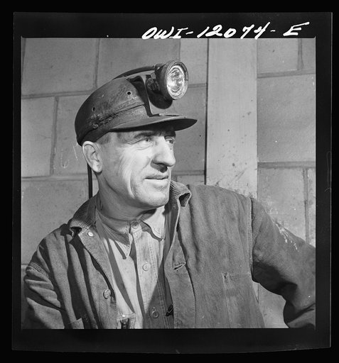 Pittsburgh, Pennsylvania (vicinity). Montour no. 4 mine of the Pittsburgh Coal Company. Mechanic in the mine