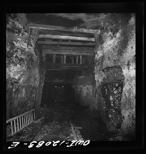 Pittsburgh, Pennsylvania (vicinity). Montour no. 4 mine of the Pittsburgh Coal Company. Unusually high roof in mine due to a poor ceiling