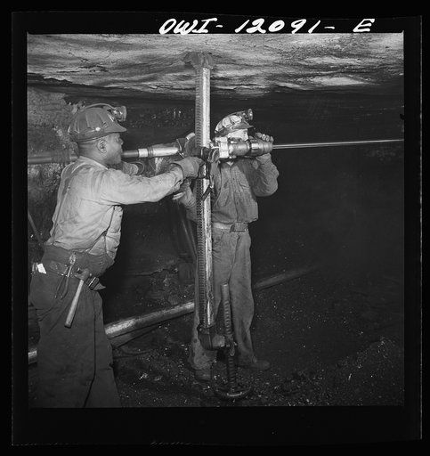 Pittsburgh, Pennsylvania (vicinity). Montour no. 4 mine of the Pittsburgh Coal Company. Drilling