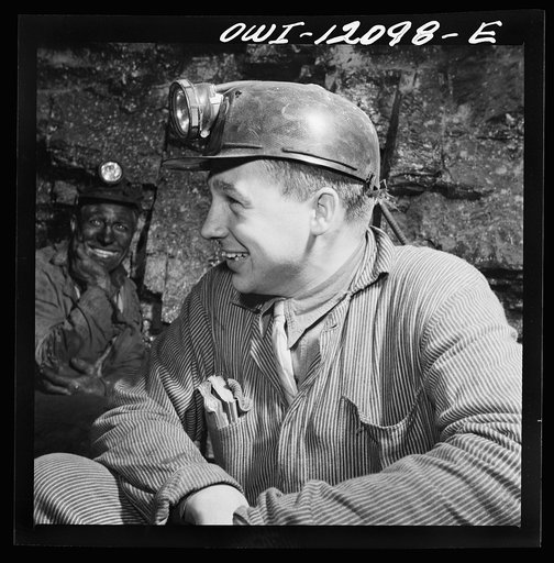 Pittsburgh, Pennsylvania (vicinity). Montour no. 4 mine of the Pittsburgh Coal Company. Noon in the "bean hole"