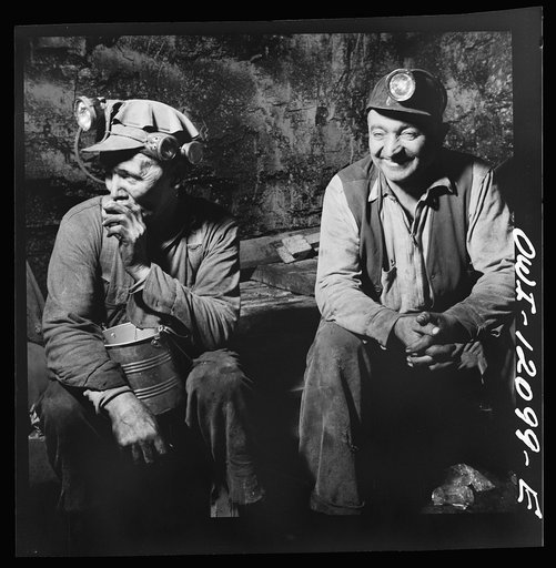 Pittsburgh, Pennsylvania (vicinity). Montour no. 4 mine of the Pittsburgh Coal Company. Noon in the "bean hole"