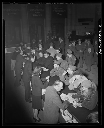 Washington, D.C. Soldiers, sailors and civilians at the information desk