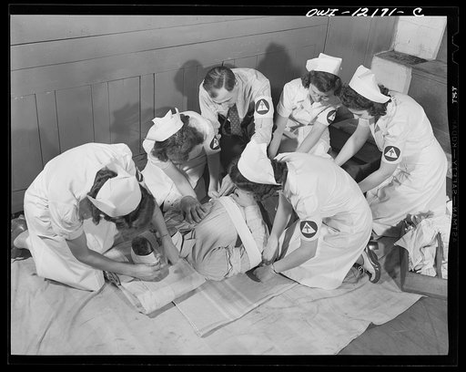 Pittsburgh, Pennsylvania (vicinity). Montour no. 4 mine of the Pittsburgh Coal Company. Miners' wives learning first aid