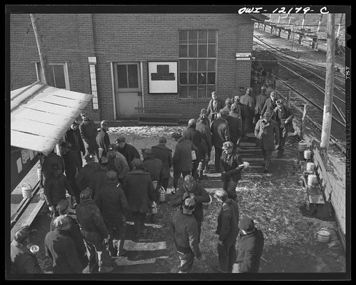 Pittsburgh, Pennsylvania (vicinity). Westland coal mine. Change of shift