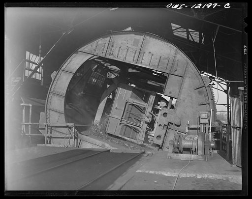 Pittsburgh, Pennsylvania (vicinity). Champion no. 1 coal cleaning plant. Rotary dump unloading coal