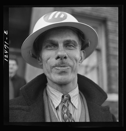 Chicago (north), Illinois. Mr. James Hartnug, 4424 North Sheridan Road, Chicago, veteran of the last war, block leader of civilian defense activities, who arranged the flag dedication in his block