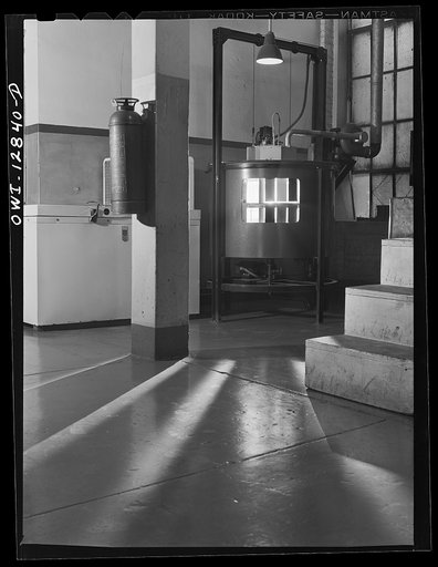 Chicago, Illinois. In this machine at the laboratory of the Chicago and Northwestern Railroad various paints, preservatives and other coatings used on railroad equipment are put through severe tests