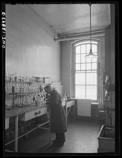 Chicago, Illinois. In the testing laboratory of the Chicago and Northwestern Railroad