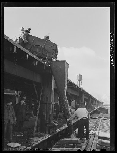 Icing a car at the icing platform of the Indiana Harbor Belt Railroad