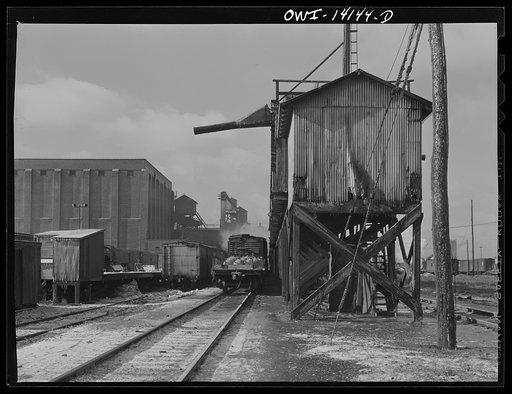 The icing station of the Indiana Harbor Belt Railroad. The brick building on the left is the icing plant