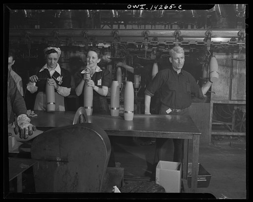 Detroit, Michigan. Steps in the maufacture of casings for 105 mm. shells in the Budd wheel plant. Final inspection before packing