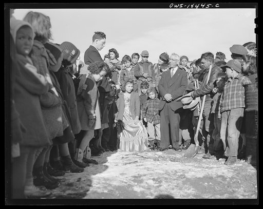 Penasco, New Mexico. Justice of the peace making a speech "in the grand manner" at the dedication of the new building for the clinic operated by the Taos County cooperative health association