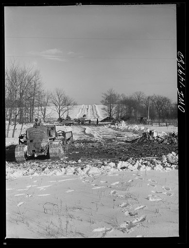 Pennsylvania section of the war emergency twenty-four inch pipeline to carry oil from Texas fields to eastern refineries, completed in July 1943. Right of way ganag at work