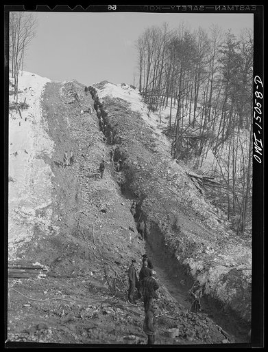 Pennsylvania section of the war emergency twenty-four inch pipeline to carry oil from Texas fields to eastern refineries, completed in July, 1943