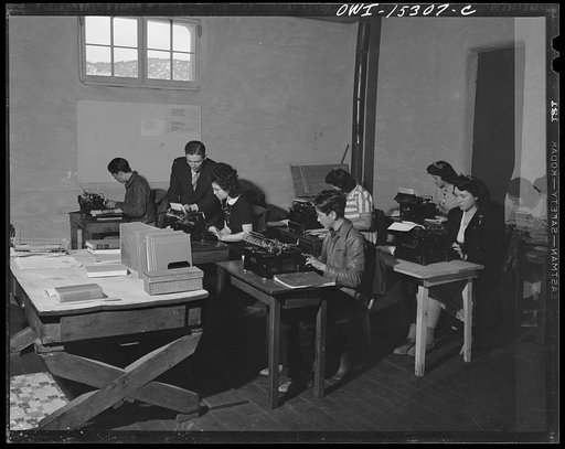Penasco, New Mexico. Business course in the high school