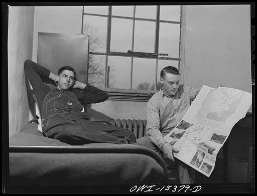 Rio Grande, Gallia County, Ohio. Wayne Owen and Elmer Towe live in a room in the men's dormitory while taking the farm labor training course at Rio Grande College