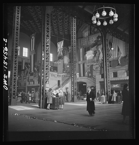 Chicago, Illinois. Union Station train concourse