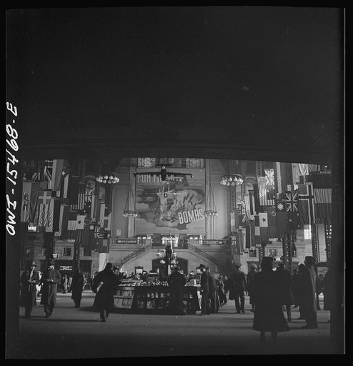 Untitled photo, possibly related to: Chicago, Illinois. Union Station train concourse