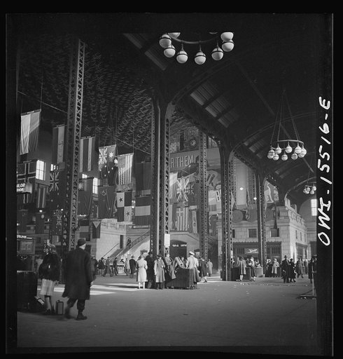 Untitled photo, possibly related to: Chicago, Illinois. Union Station train concourse