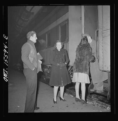 Chicago, Illinois. Soldier kissing his girlfriend goodbye at the Union Station