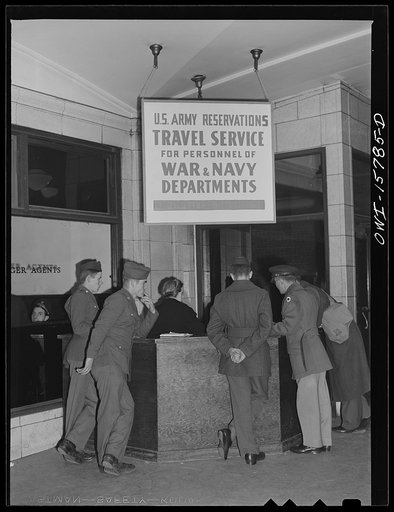 Chicago, Illinois. Booth to aid travelling army and navy personnel at the Union Station