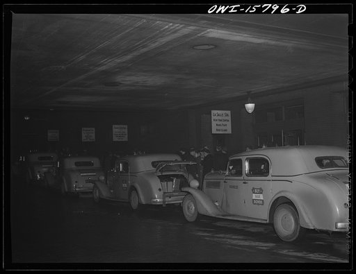 Chicago, Illinois. Parmelee Transfer cabs carry passengers from the Union Station to any other station in the city to make train connections