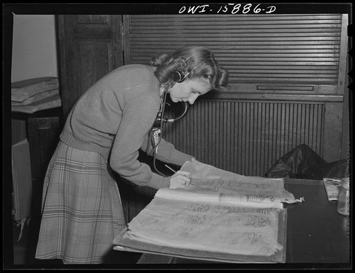 Chicago, Illinois. In the tube room of the Union Station are also kept volumes of copies of back reservation orders