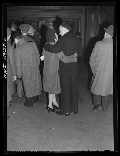 Chicago, Illinois. Saying "goodbye" at Union Station