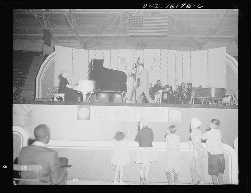 Detroit, Michigan. Entertainers performing at a scrap salvage rally sponsored by the Work Projects Administration (WPA) at the state fairgrounds