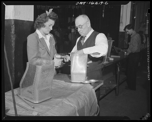 Detroit, Michigan. The Briggs school for training women aluminum workers