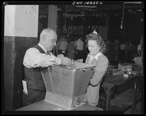Detroit, Michigan. The Briggs school for training women aluminum workers