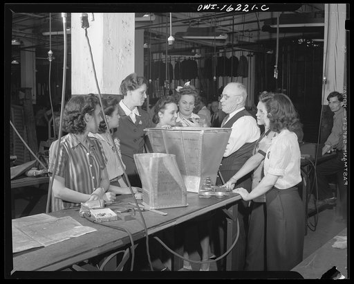Detroit, Michigan. The Briggs school for training women aluminum workers