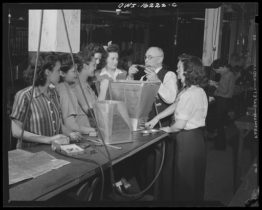 Detroit, Michigan. The Briggs school for training women aluminum workers
