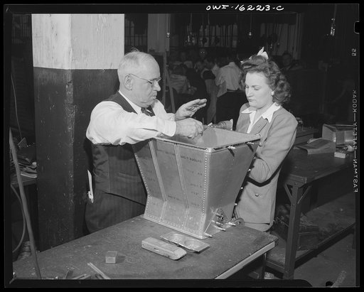 Detroit, Michigan. The Briggs school for training women aluminum workers