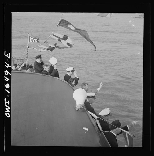 Detroit, Michigan. A Venetian night party at the Detroit yacht club, whose members represent the wealthier class of manufacturers and their friends. Yachtsmen reviewing the fleet
