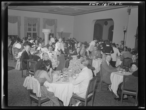 Detroit, Michigan. A Venetian night party at the Detroit yacht club, whose members represent the wealthier class of manufacturers and their friends. Interior of the dining room