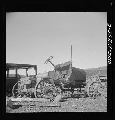 Vadito, New Mexico. Deserted machinery
