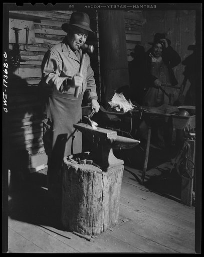 Penasco, New Mexico. Blacksmith shop