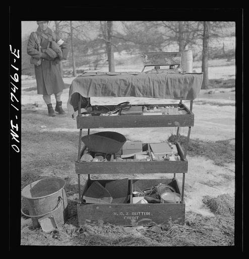 Carlisle, Pennsylvania. Demonstration before Army doctors and officer candidates at the U.S. Army medical field service school. Medical supplies and instruments are carried to the collecting station in chests which open up in this way