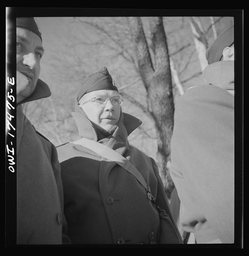 Carlisle, Pennsylvania. Demonstration before Army doctors and officer candidates at the U.S. Army medical field service school. Army doctors watching the demonstration in weather ten below zero