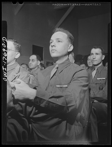 Carlisle, Pennsylvania. U.S. Army medical field service school. Officer candidates listening to a lecture on how the Army works during their five-week course. They are learning to assume the administrative duties of the medical corps to leave the doctors free to practice medicine. In civilian life, 