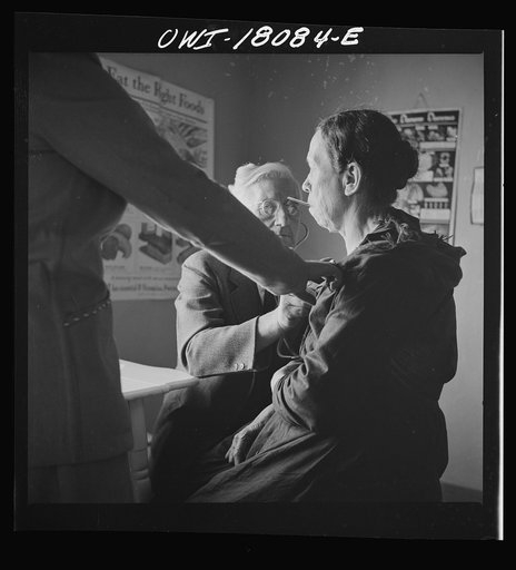 Questa, New Mexico. Examination in the clinic operated by the Taos County cooperative health association