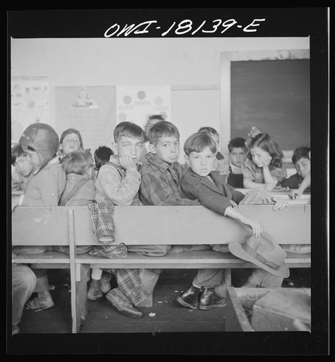 Questa, New Mexico. Grade school