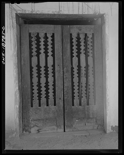 Albuquerque, New Mexico. A doorway in the "old town"