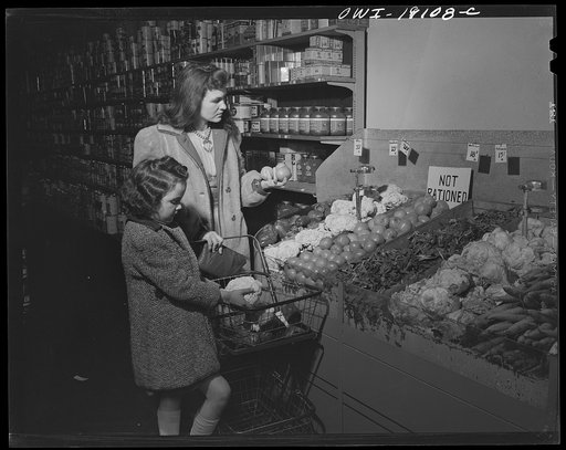 Taos, New Mexico. First week of wartime food rationing