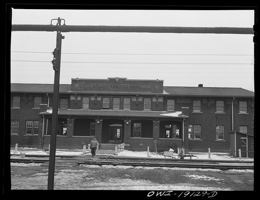 Fort Madison, Iowa (Shopton). The reading room across from the yard office has sleeping accomodations for Atchison, Topeka and Santa Fe Railroad workers