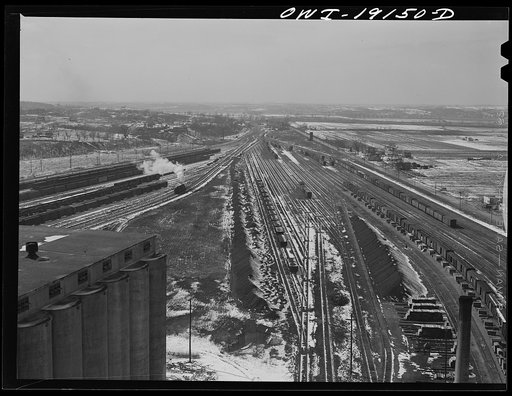 Argentine, Kansas. General view of the west end of the Atchison, Topeka and Santa Fe Railroad yard