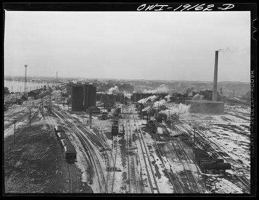 Fort Madison, Iowa. General view of the Atchison, Topeka and Santa Fe Railroad roundhouse and shops at Shopton