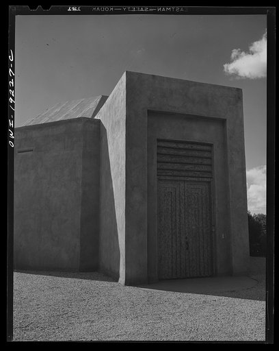 Untitled photo, possibly related to: Sante Fe, New Mexico. Museum of Navajo Indian Medicine